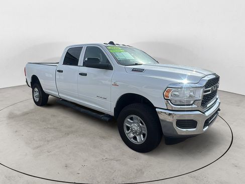 Used 2022 RAM 2500 Tradesman w/ Chrome Appearance Group AWD/4WD image 8