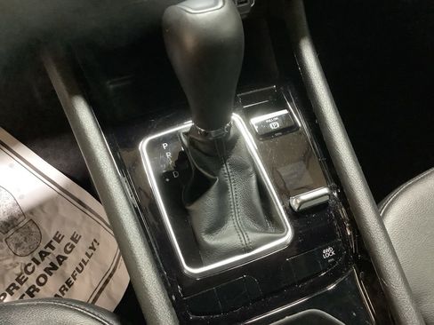 Used 2024 Jeep Compass Latitude w/ Convenience Group image 25