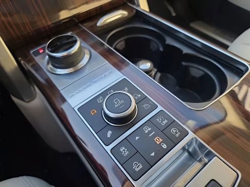 Used 2017 Land Rover Range Rover Supercharged image 35
