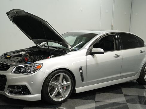Used 2014 Chevrolet SS image 28