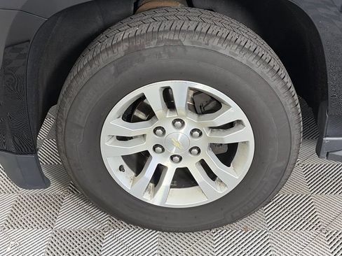 Used 2019 Chevrolet Suburban LT AWD/4WD image 8