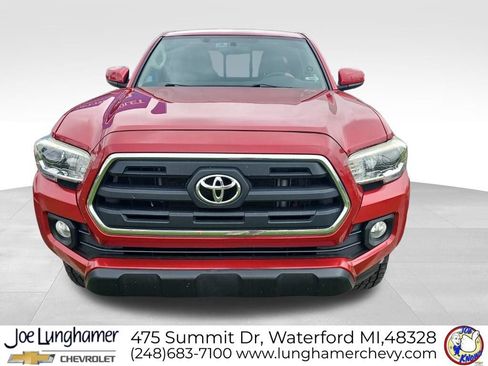 Used 2016 Toyota Tacoma SR5 AWD/4WD image 2