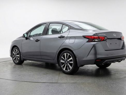 Used 2025 Nissan Versa SV image 6