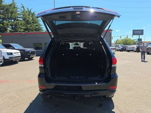 Used 2018 Jeep Grand Cherokee Trailhawk AWD/4WD image 11