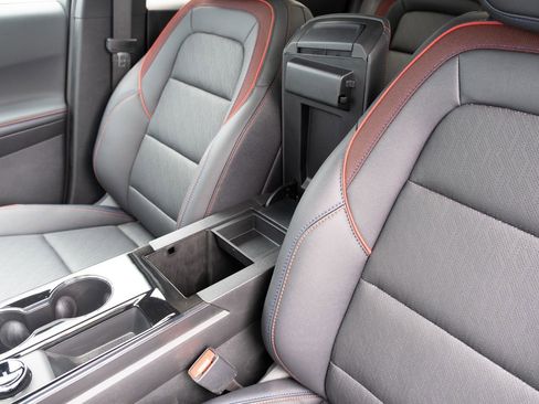New 2026 Chevrolet Equinox RS w/ Safety and Technology Package AWD/4WD image 9