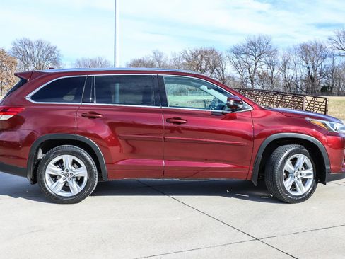 Used 2017 Toyota Highlander Limited image 5