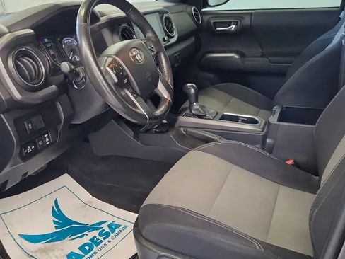 Used 2022 Toyota Tacoma TRD Off-Road AWD/4WD image 8