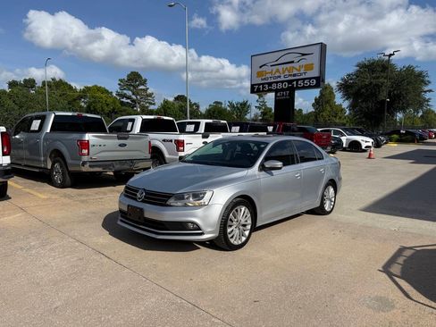Used 2015 Volkswagen Jetta TDI SEL FWD image 3