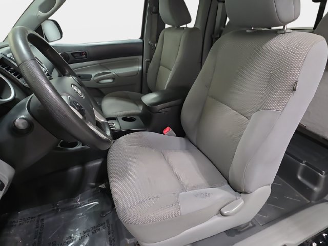 Used 2014 Toyota Tacoma 4x4 Access Cab w/ Convenience Package image 13