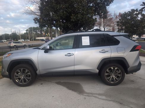 Certified 2025 Toyota RAV4 XLE Premium image 7