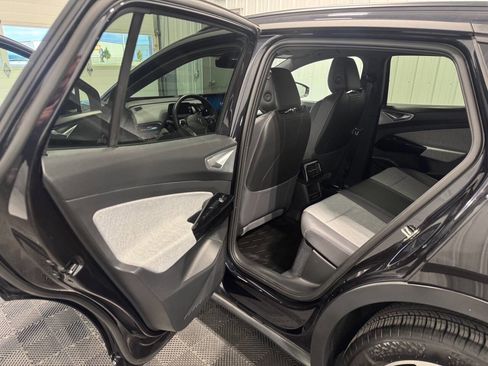 Used 2023 Volkswagen ID.4 S image 10