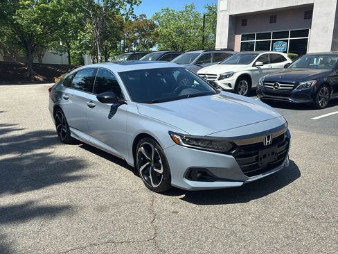 Used 2022 Honda Accord Sport image 3