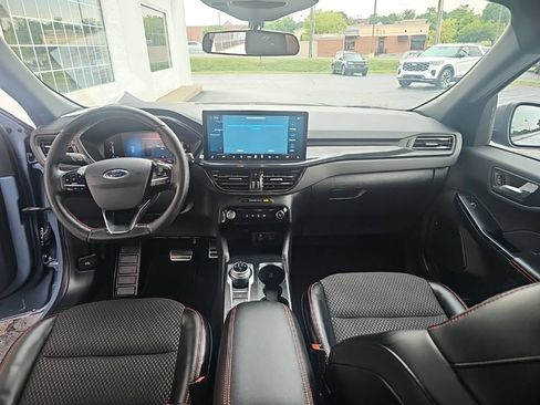 Used 2024 Ford Escape ST-Line w/ Tech Pack #1 AWD/4WD image 12