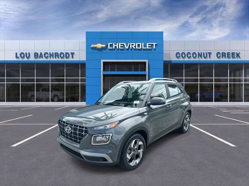 Used 2025 Hyundai Venue SEL FWD image 4