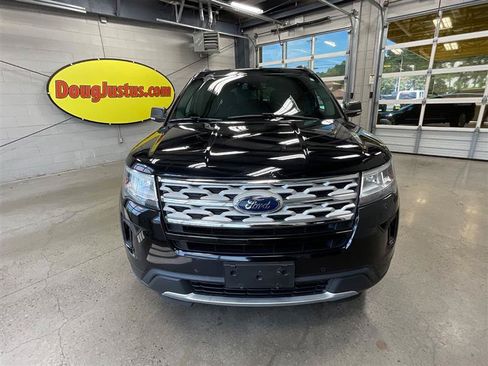 Used 2019 Ford Explorer XLT w/ Equipment Group 201A AWD/4WD image 8