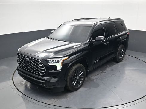 Used 2024 Toyota Sequoia Platinum image 28