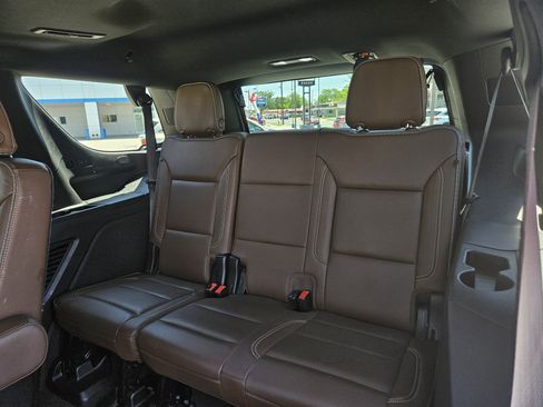Used 2021 Chevrolet Tahoe High Country w/ Premium Package AWD/4WD image 29