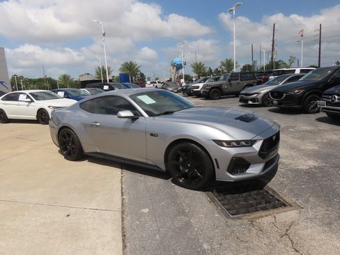 Used 2024 Ford Mustang GT Premium RWD image 7
