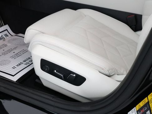 Used 2024 BMW i5 M60 w/ Premium Package image 10