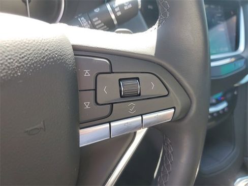 Used 2023 Cadillac XT6 Luxury image 24