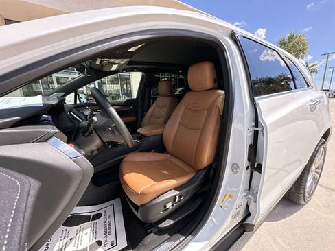 Certified 2024 Cadillac XT5 Premium Luxury w/ Technology Package FWD image 19