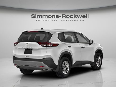 Used 2023 Nissan Rogue S image 2