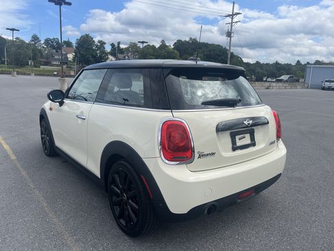 Used 2018 MINI Cooper 2-Door Hardtop FWD image 4