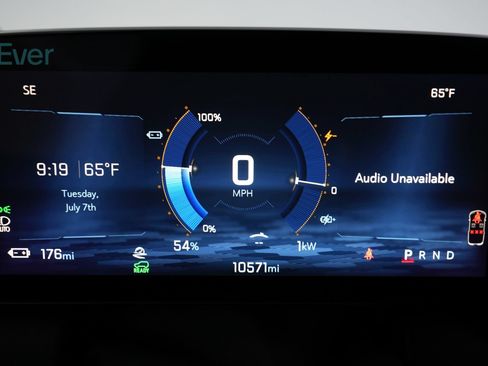 Used 2024 Chevrolet Equinox EV RS FWD image 7