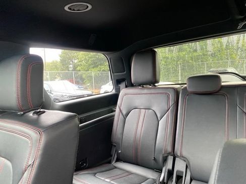 Used 2023 Ford Expedition Limited AWD/4WD image 10