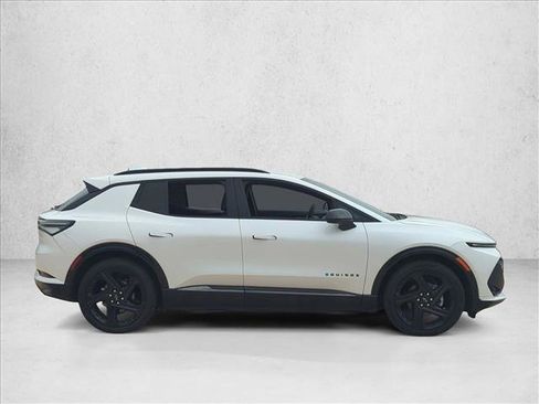 Used 2024 Chevrolet Equinox EV RS image 4