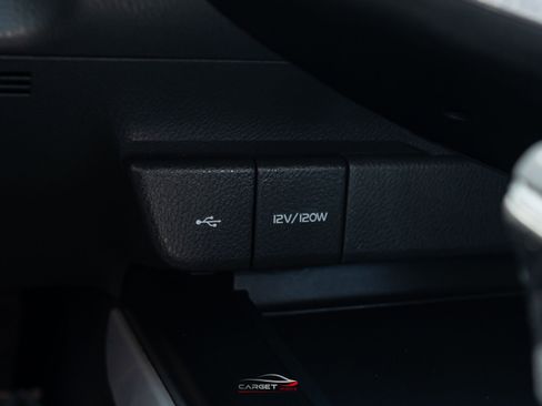 Used 2020 Toyota Camry SE FWD image 33