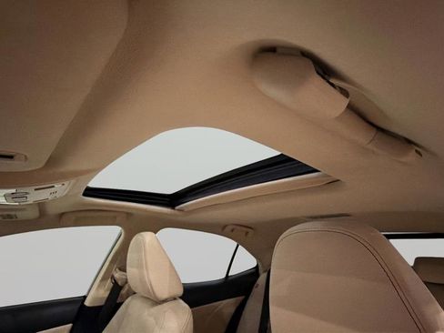 Used 2014 Lexus IS 350 w/ Luxury Package w/Brown Wood image 31