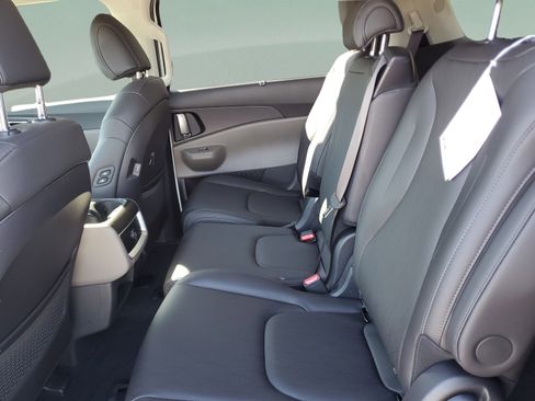 New 2026 Kia Carnival EX FWD image 7