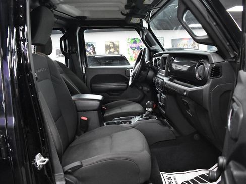 Used 2022 Jeep Wrangler Unlimited Sport image 32