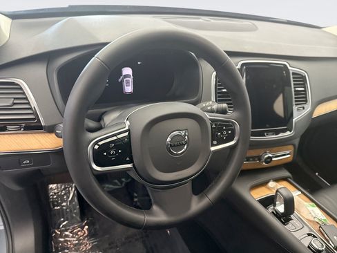 Used 2023 Volvo XC90 B6 Plus AWD/4WD image 12