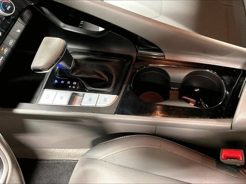 Used 2023 Hyundai Elantra SEL w/ Convenience Package FWD image 17