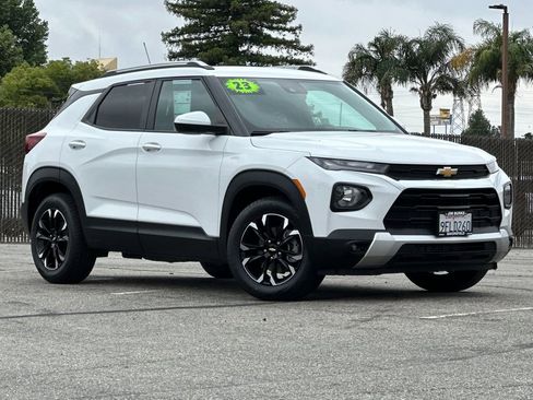 Used 2023 Chevrolet TrailBlazer LT w/ Convenience Package FWD image 1
