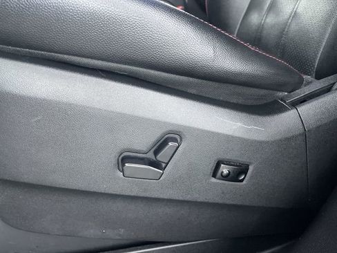 Used 2017 Dodge Grand Caravan GT image 34