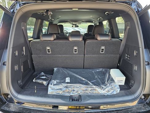 New 2025 Nissan Armada SL image 22