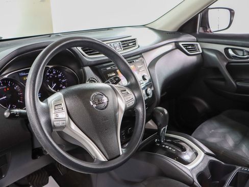 Used 2016 Nissan Rogue SV image 22