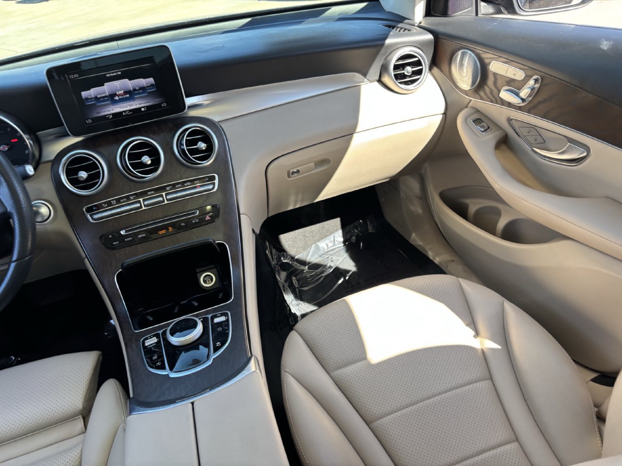 Used 2019 Mercedes-Benz GLC 300 4MATIC image 14