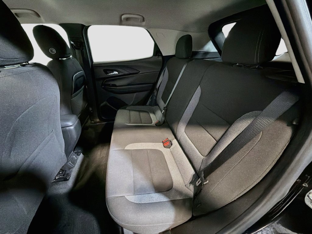 Used 2021 Chevrolet TrailBlazer LT w/ Convenience Package FWD image 17