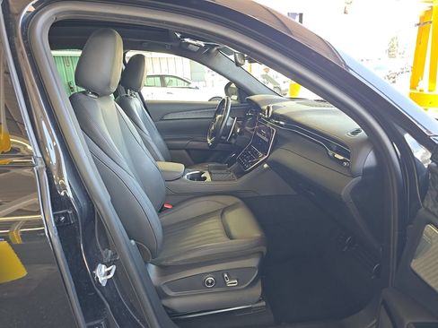 Used 2023 Maserati Grecale GT AWD/4WD image 9