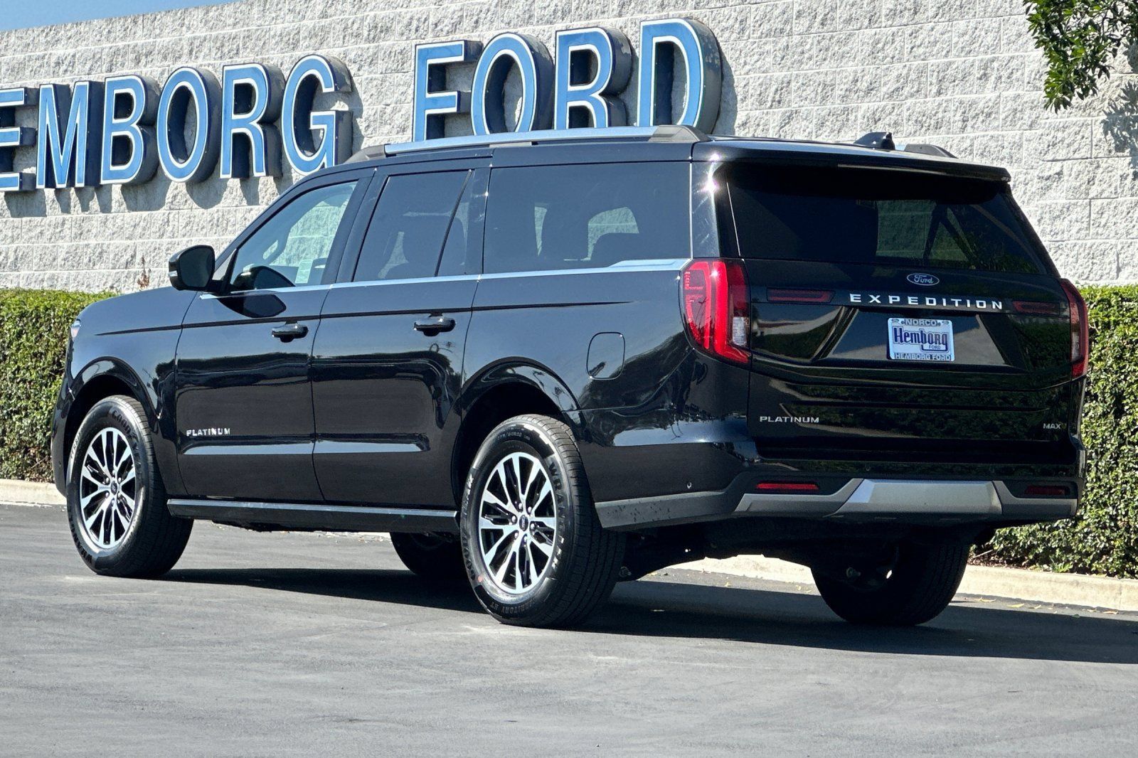 Used 2025 Ford Expedition Max Platinum AWD/4WD image 6