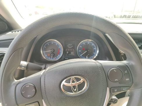 Used 2018 Toyota Corolla LE image 19