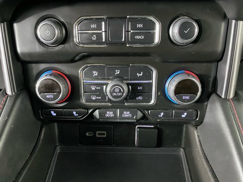 Used 2021 Chevrolet Tahoe RST AWD/4WD image 25