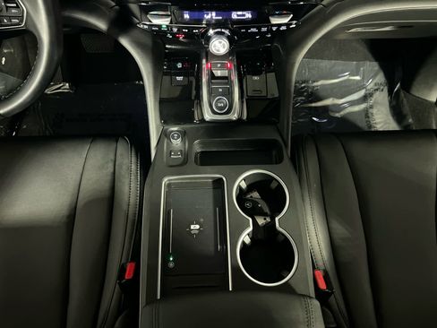 Used 2025 Acura MDX SH-AWD image 11