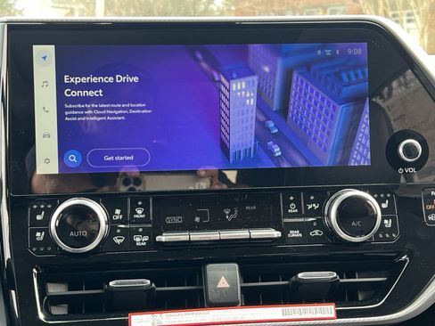 New 2026 Toyota Highlander Platinum image 16