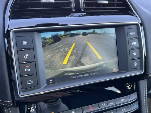 Used 2017 Jaguar F-PACE S AWD/4WD image 28