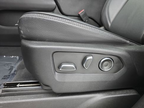 Used 2023 GMC Yukon Denali w/ Denali Reserve Package image 30